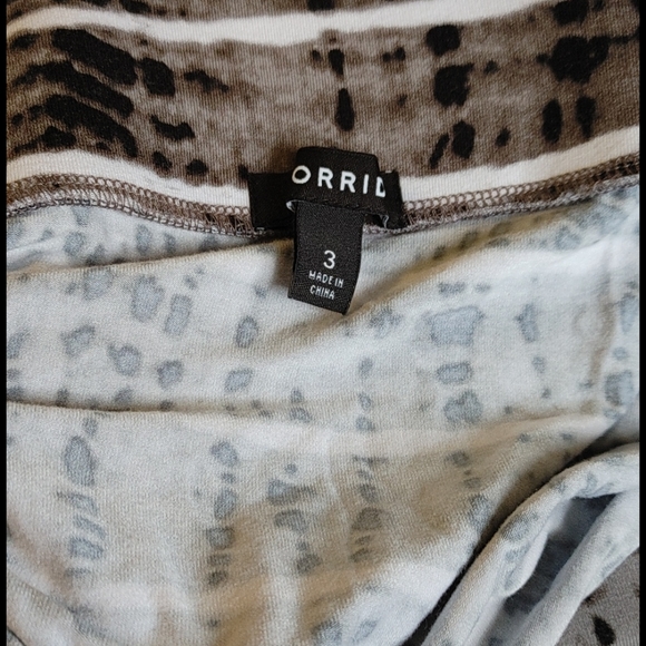 Torrid grey high low skirt - Picture 5 of 6